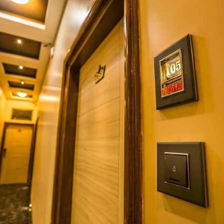 Hotel Golden Crown Bombaj Zewnętrze zdjęcie