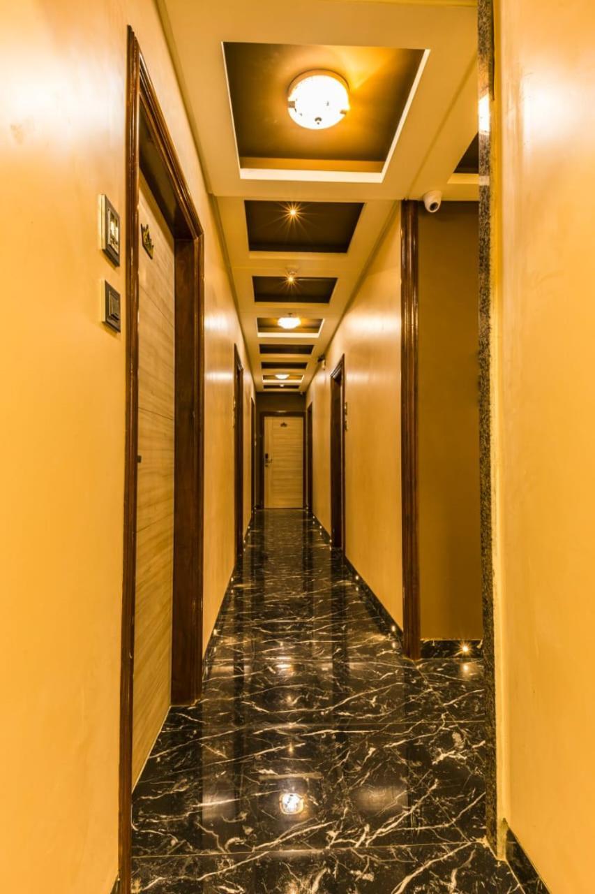 Hotel Golden Crown Bombaj Zewnętrze zdjęcie