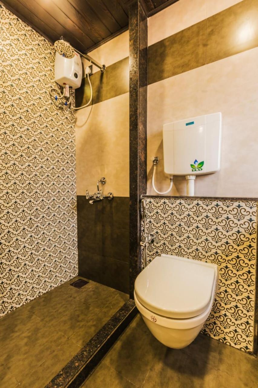 Hotel Golden Crown Bombaj Zewnętrze zdjęcie
